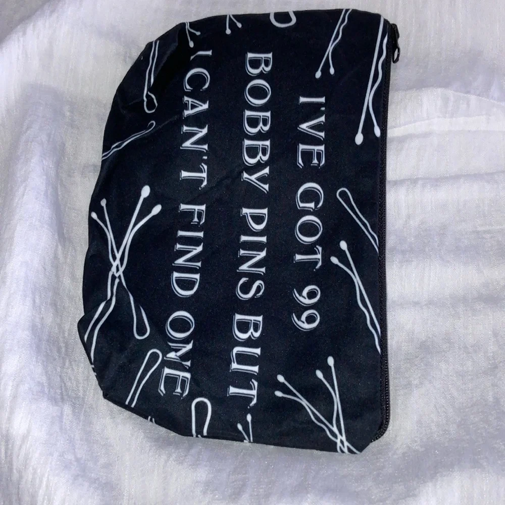 Cosmetic Case NWOT Make up Pouch Unbranded Black & White - Picture 13 of 15